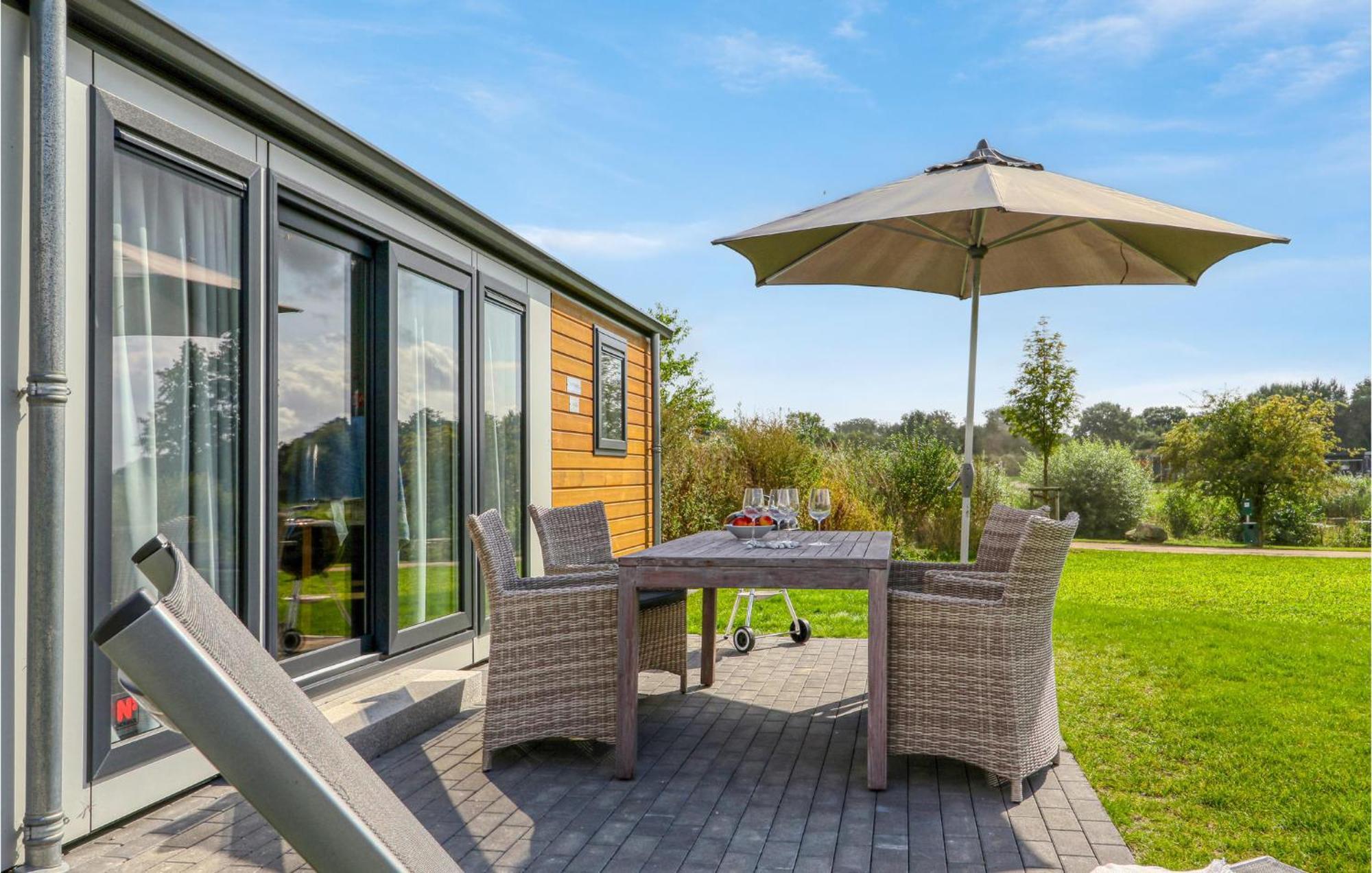 Amazing Home In Suesel With Kitchen Susel Exterior photo